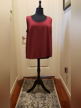 Catherines Women's Scoop Neck Sleeveless Tank Top - Burgundy